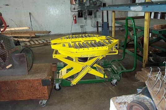 Ecklund Industries Model AL101 Portable Scissor Lift