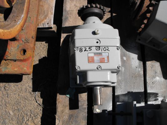 David Brown In-Line Reducer, rated 5HP, 97 RPM, 16:1 Ratio