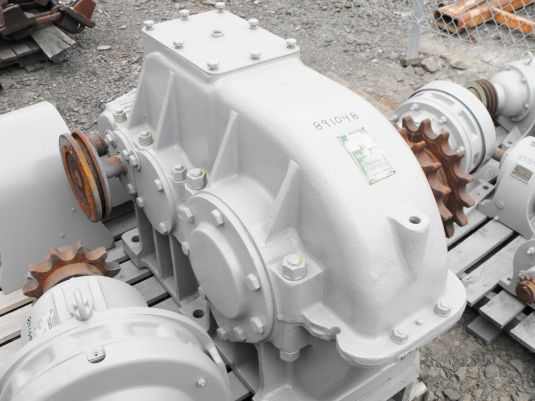 Jones Parallel Reducer, Size 210/DHC, 87.0HP, 28.7:1 Ratio